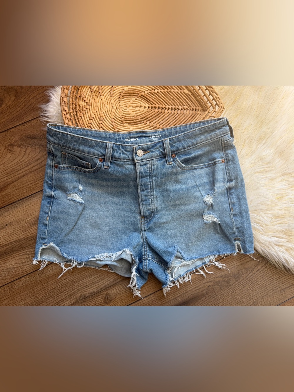 Old Navy High Rise O.G. Straight Distressed Light Wash Denim Shorts Size 14